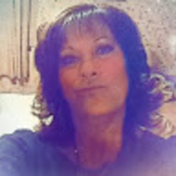 Meet your Posher, Lori - Picture 1 of 1